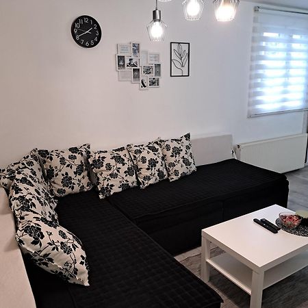 Stefan Apartman Novi Sad Exteriör bild
