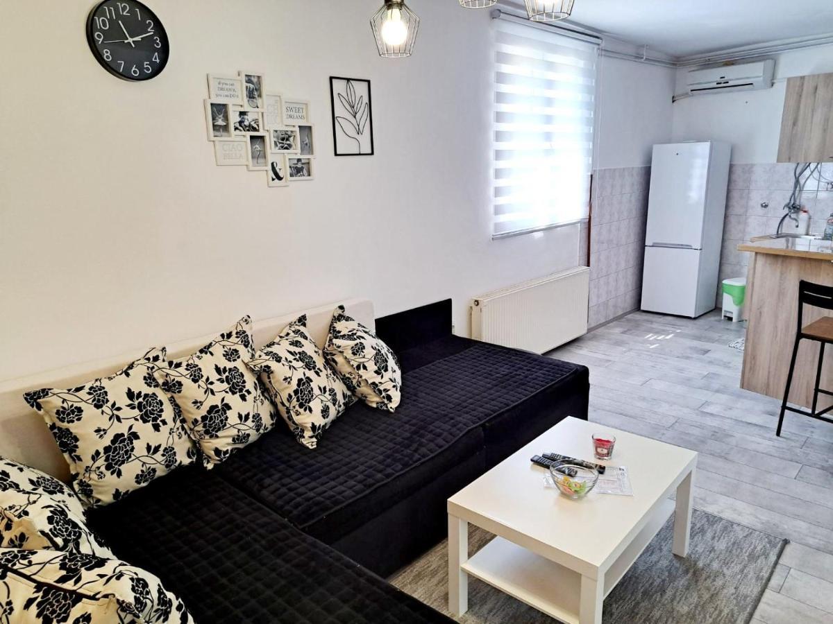 Stefan Apartman Novi Sad Exteriör bild