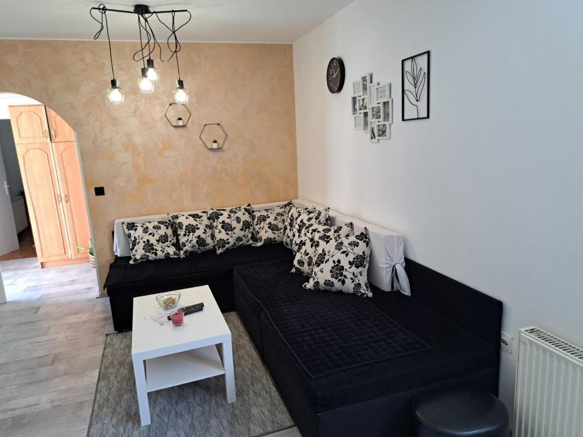 Stefan Apartman Novi Sad Exteriör bild